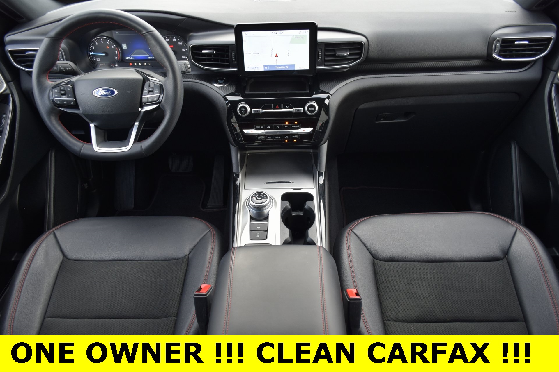 2023 Ford Explorer ST-Line photo 2