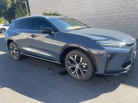 2025 Toyota Crown Signia XLE