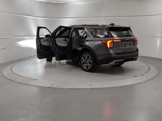 2025 Ford Explorer Platinum photo 2
