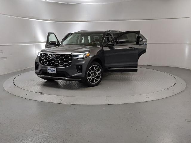 2025 Ford Explorer Platinum photo 4