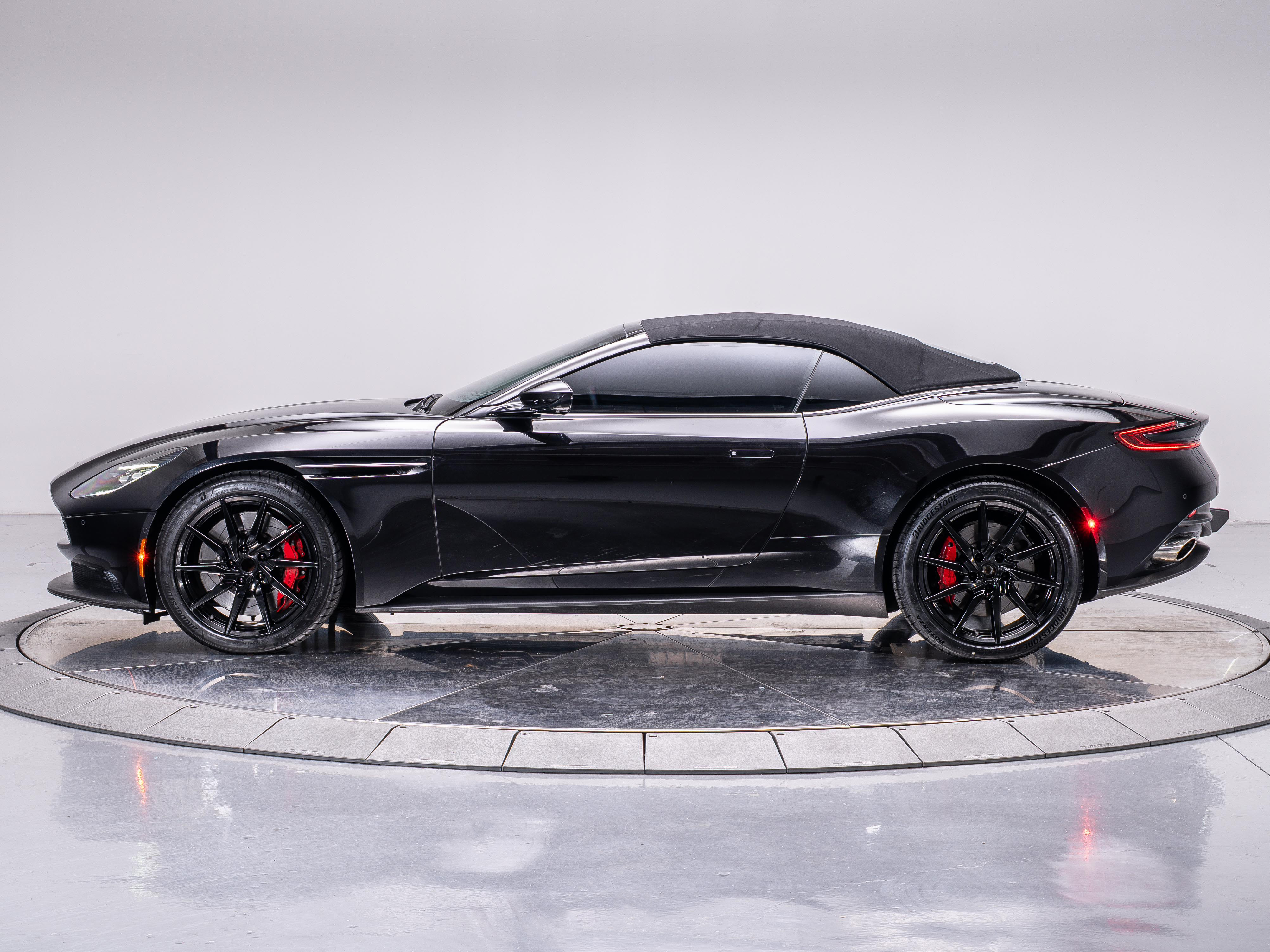 2020 Aston Martin DB11 AM5 photo 17