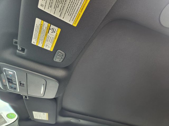 2025 Ford F-150 Platinum photo 19