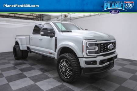 2025 Ford Super Duty F-450 DRW Platinum