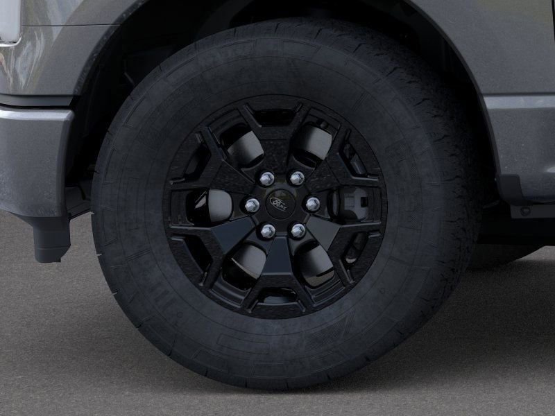 2025 Ford F-150 XLT photo 17