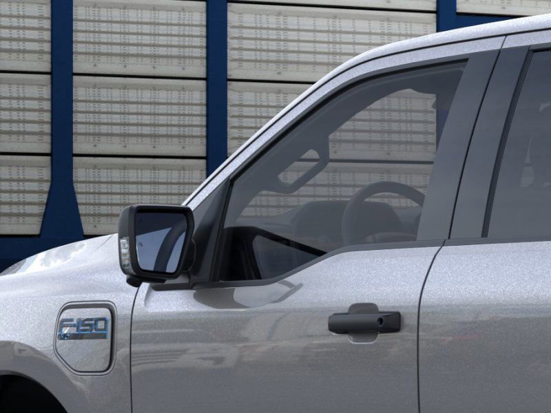 2025 Ford F-150 XLT photo 18