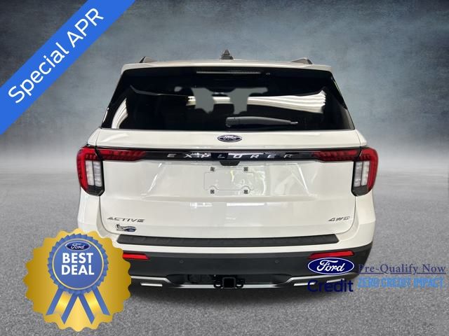 2025 Ford Explorer photo 3