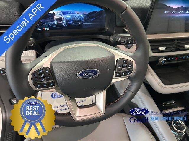2025 Ford Explorer photo 13
