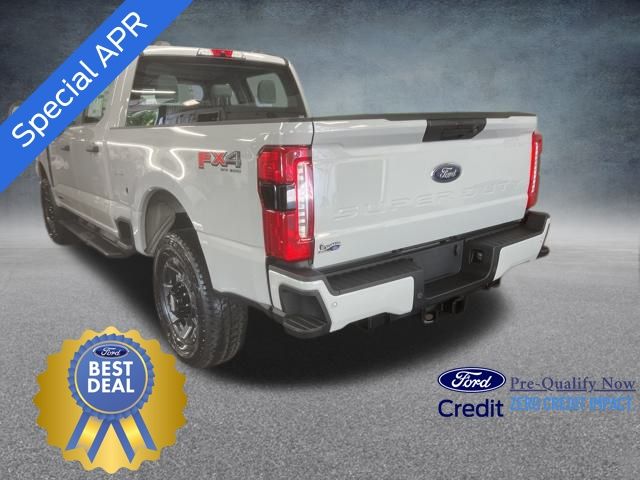 2025 Ford F-250 photo 3