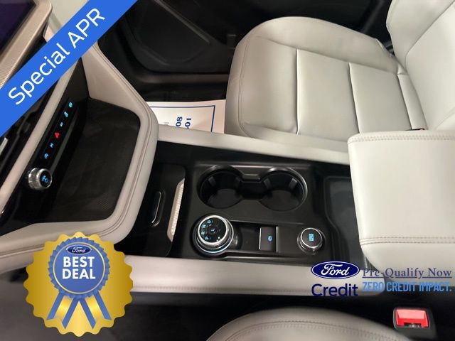 2025 Ford Explorer photo 13