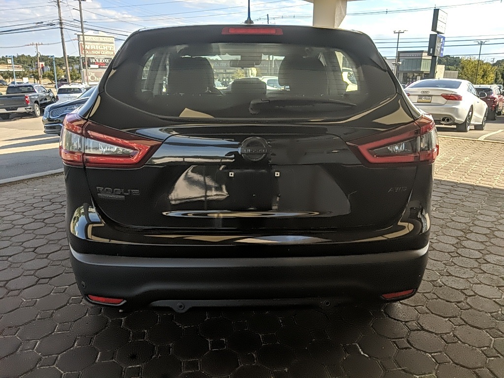 2021 Nissan Rogue Sport S photo 3