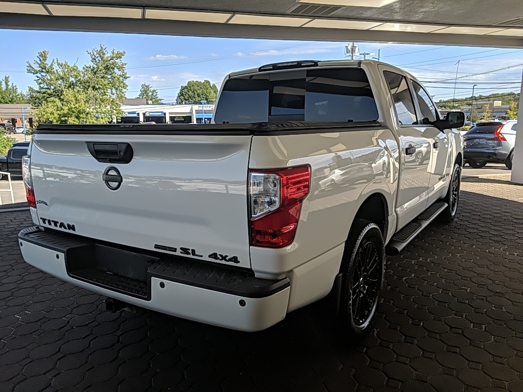 2019 Nissan Titan SL photo 2