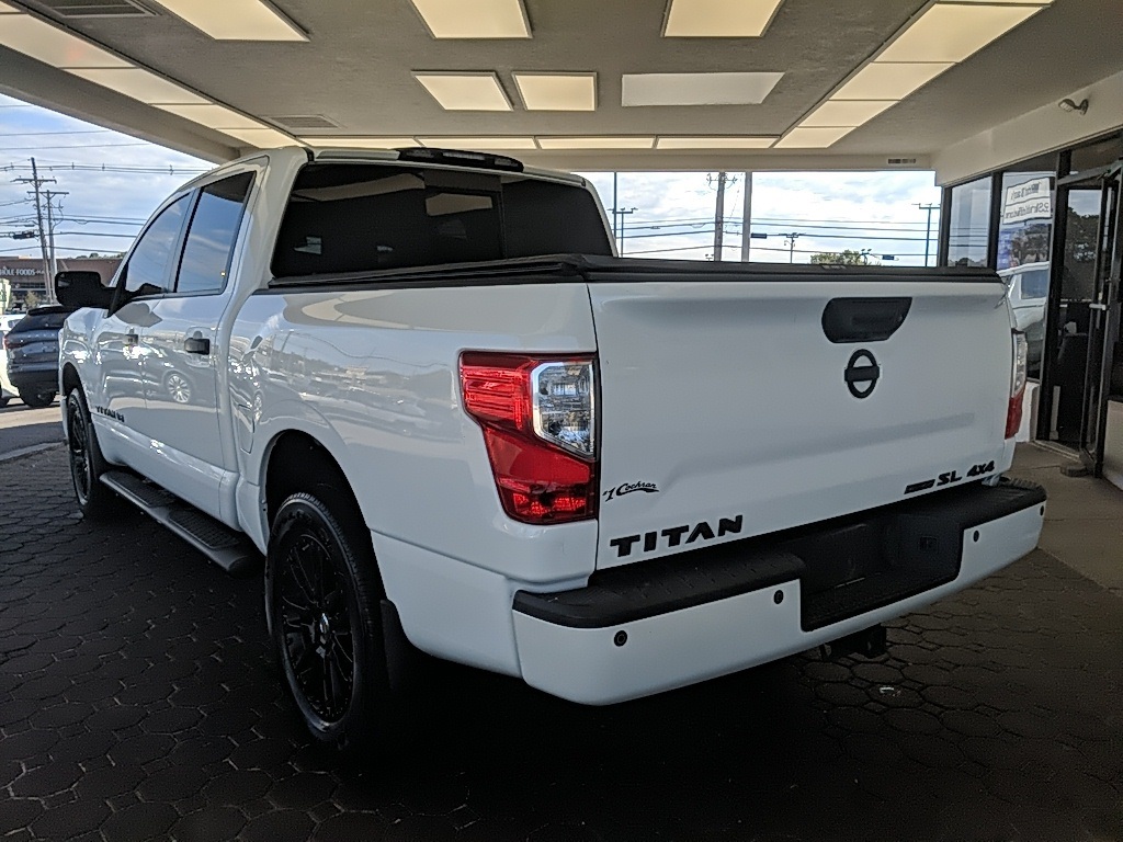 2019 Nissan Titan SL photo 4