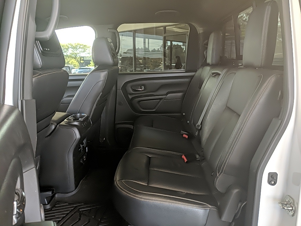 2019 Nissan Titan SL photo 7