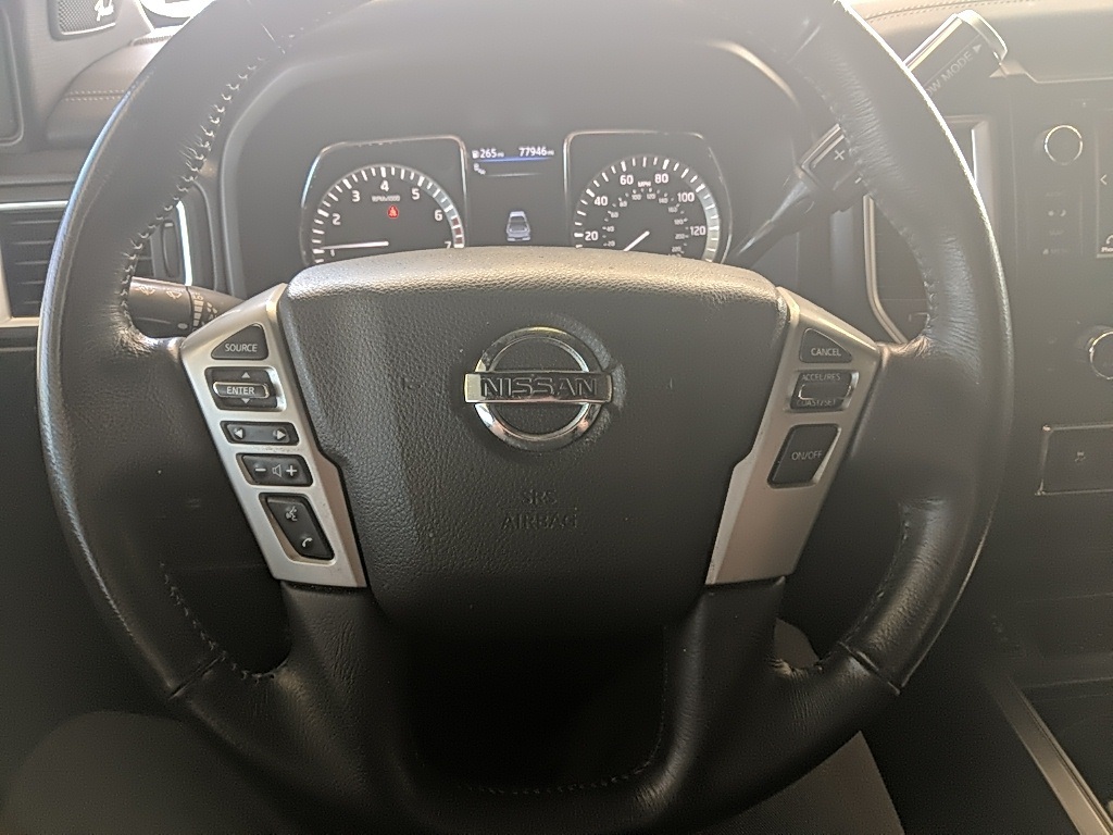 2019 Nissan Titan SL photo 10