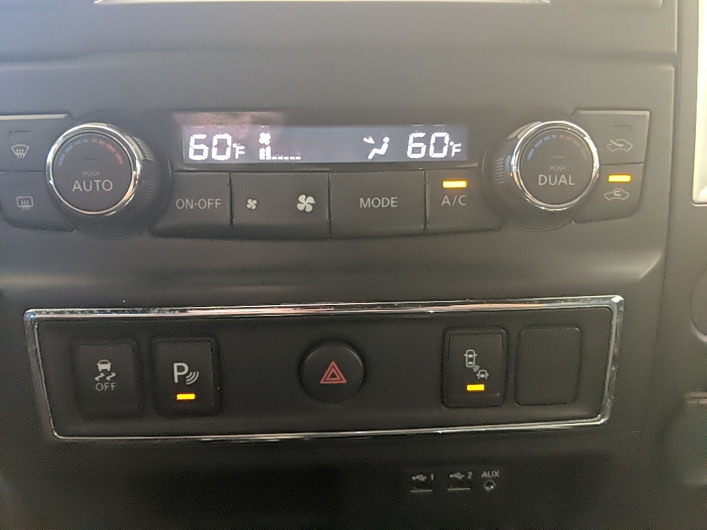 2019 Nissan Titan SL photo 14