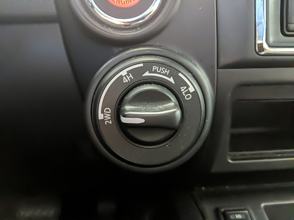 2019 Nissan Titan SL photo 16