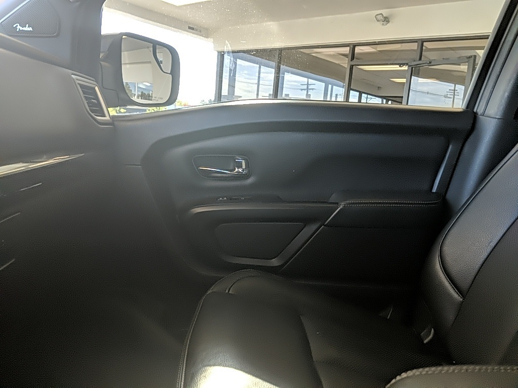 2019 Nissan Titan SL photo 17