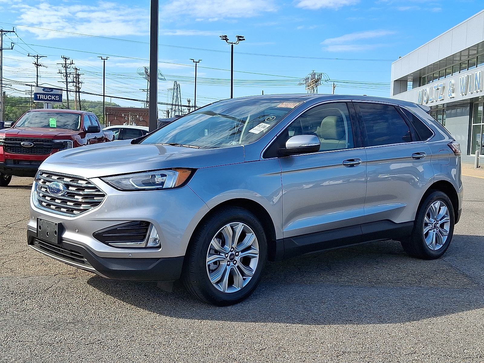 2022 Ford Edge SEL photo 2