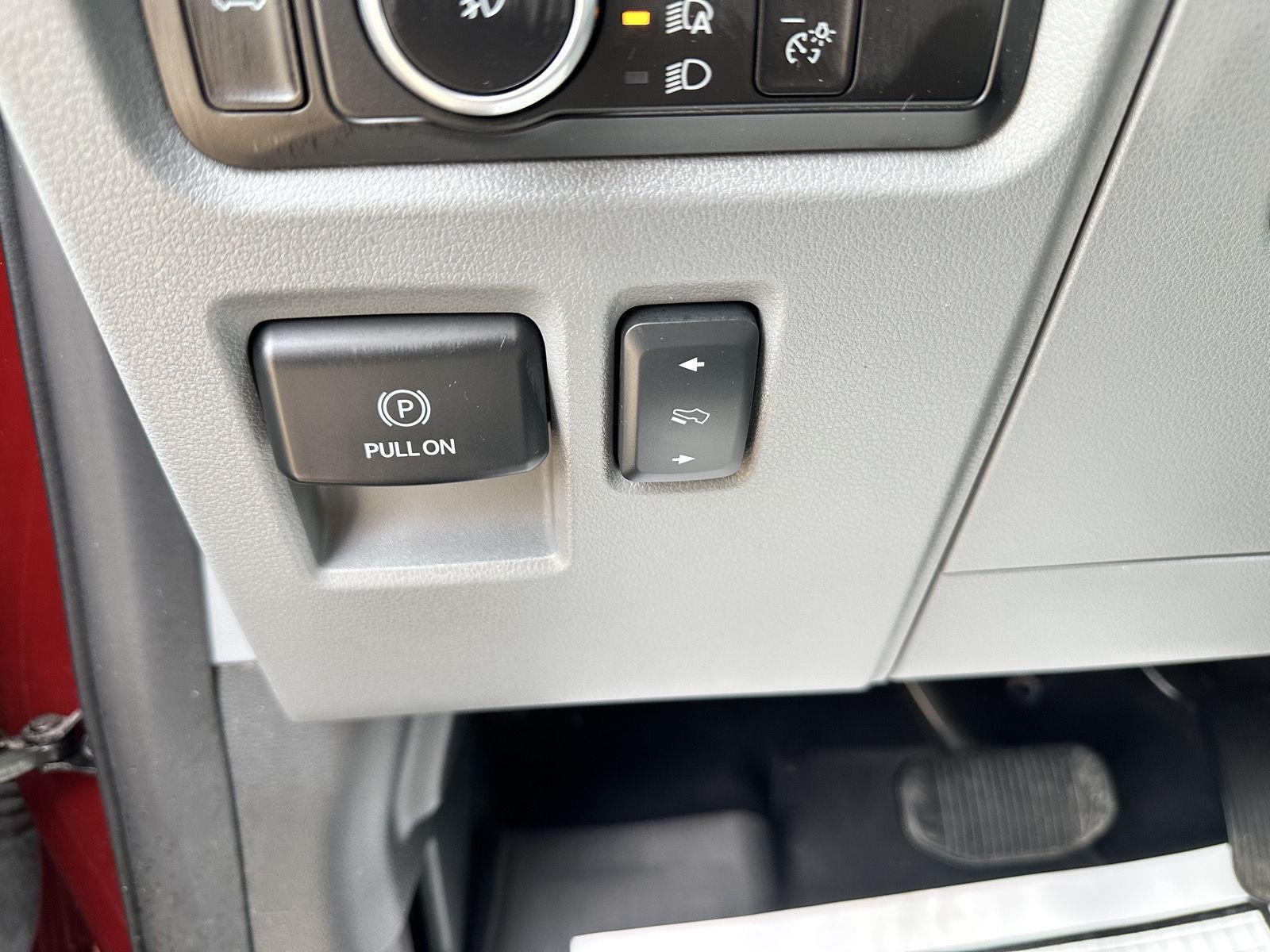 2023 Ford F-150 Lariat photo 24