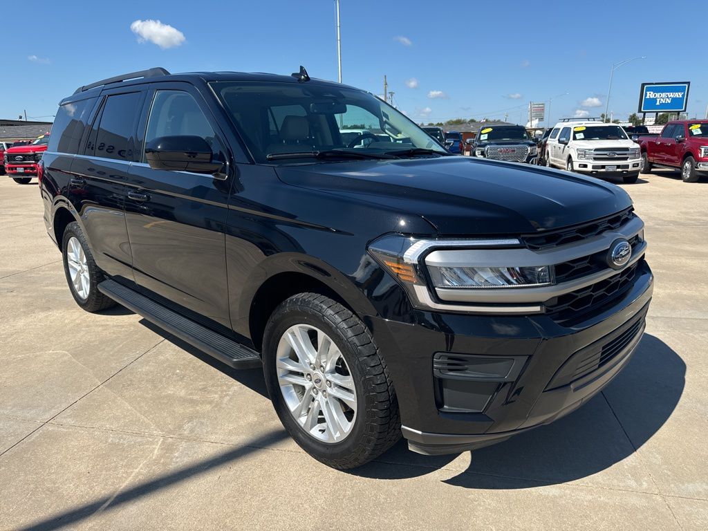 2024 Ford Expedition XLT photo 3