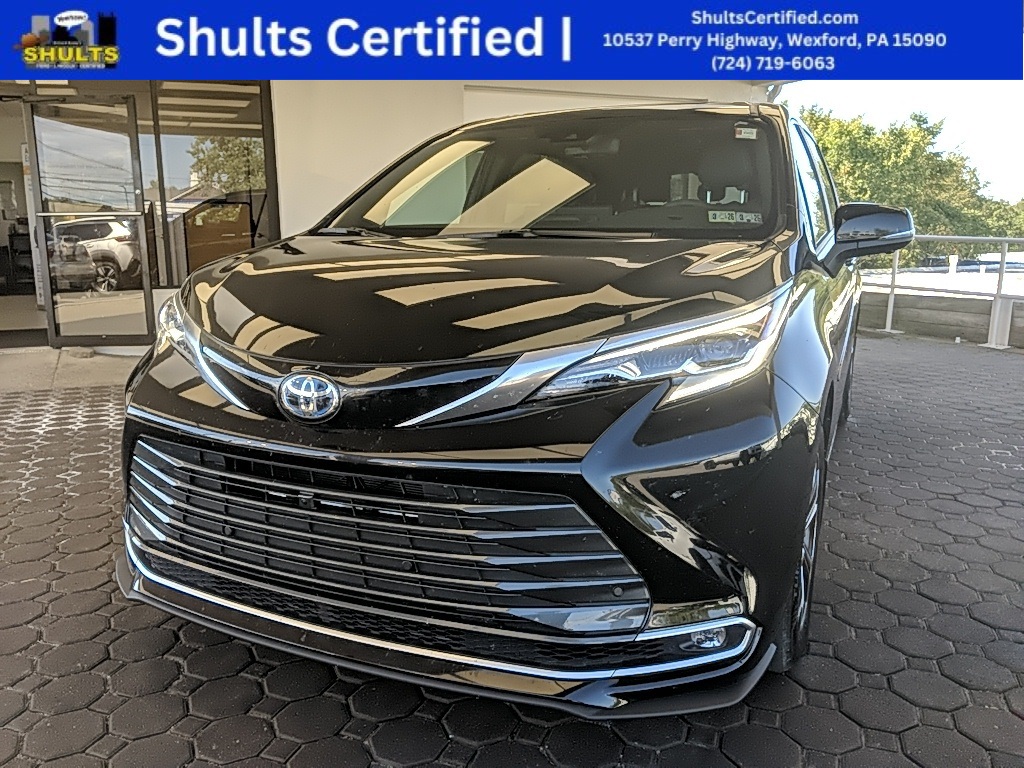 2025 Toyota Sienna Platinum photo 23