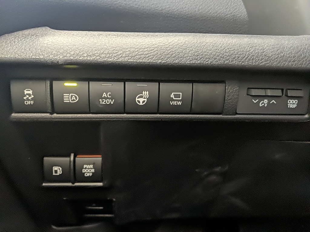 2025 Toyota Sienna Platinum photo 17