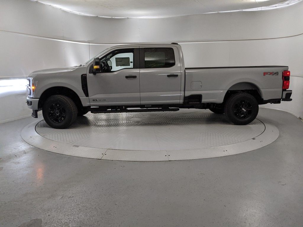 2026 Ford F-350 XL photo 4