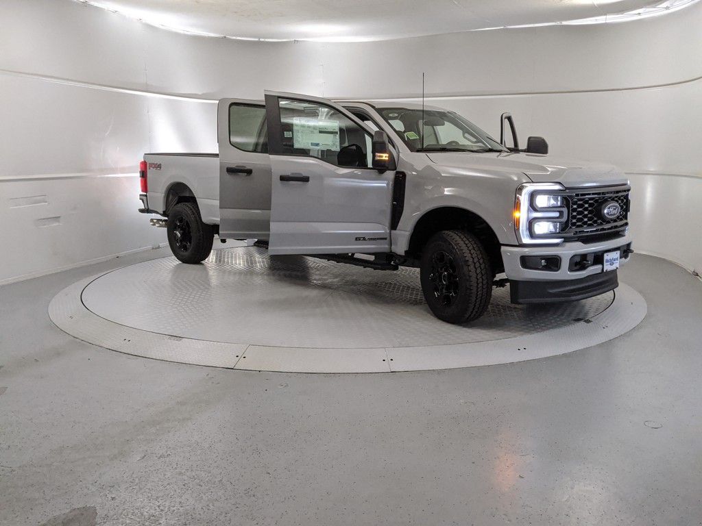 2026 Ford F-350 XL photo 6