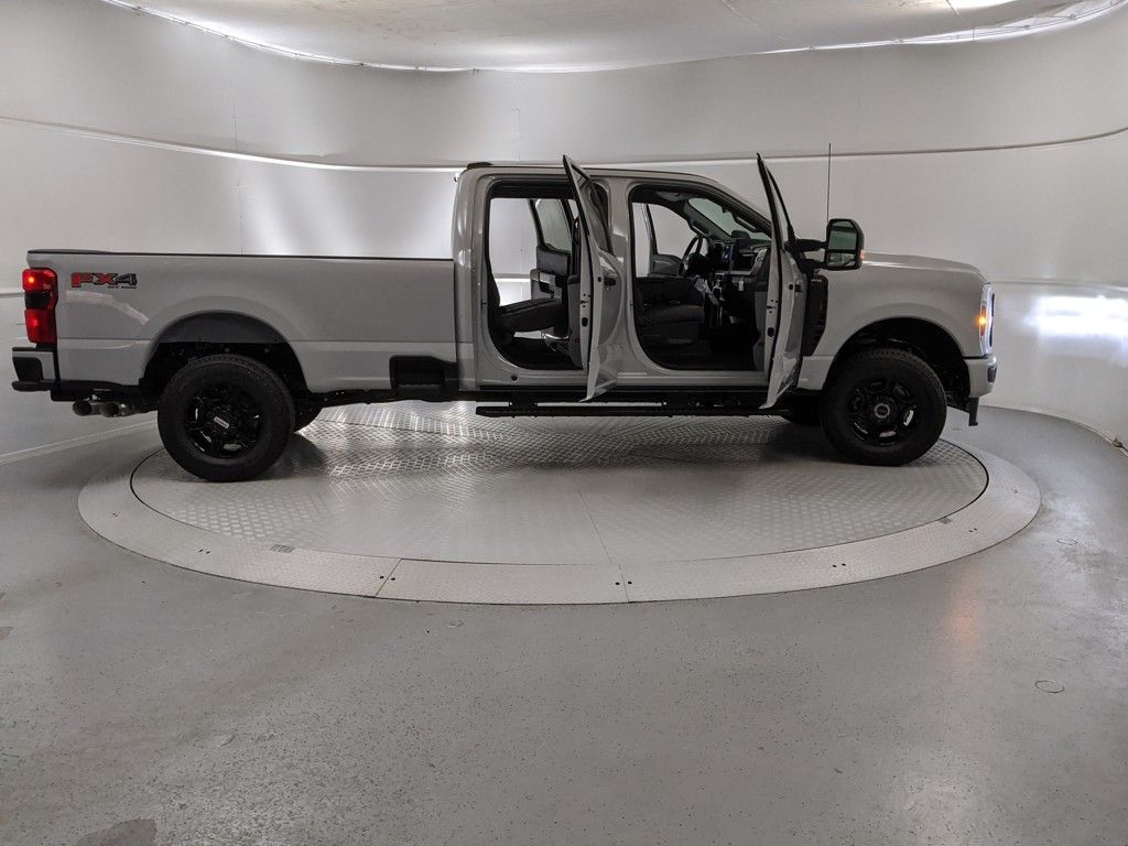 2026 Ford F-350 XL photo 7