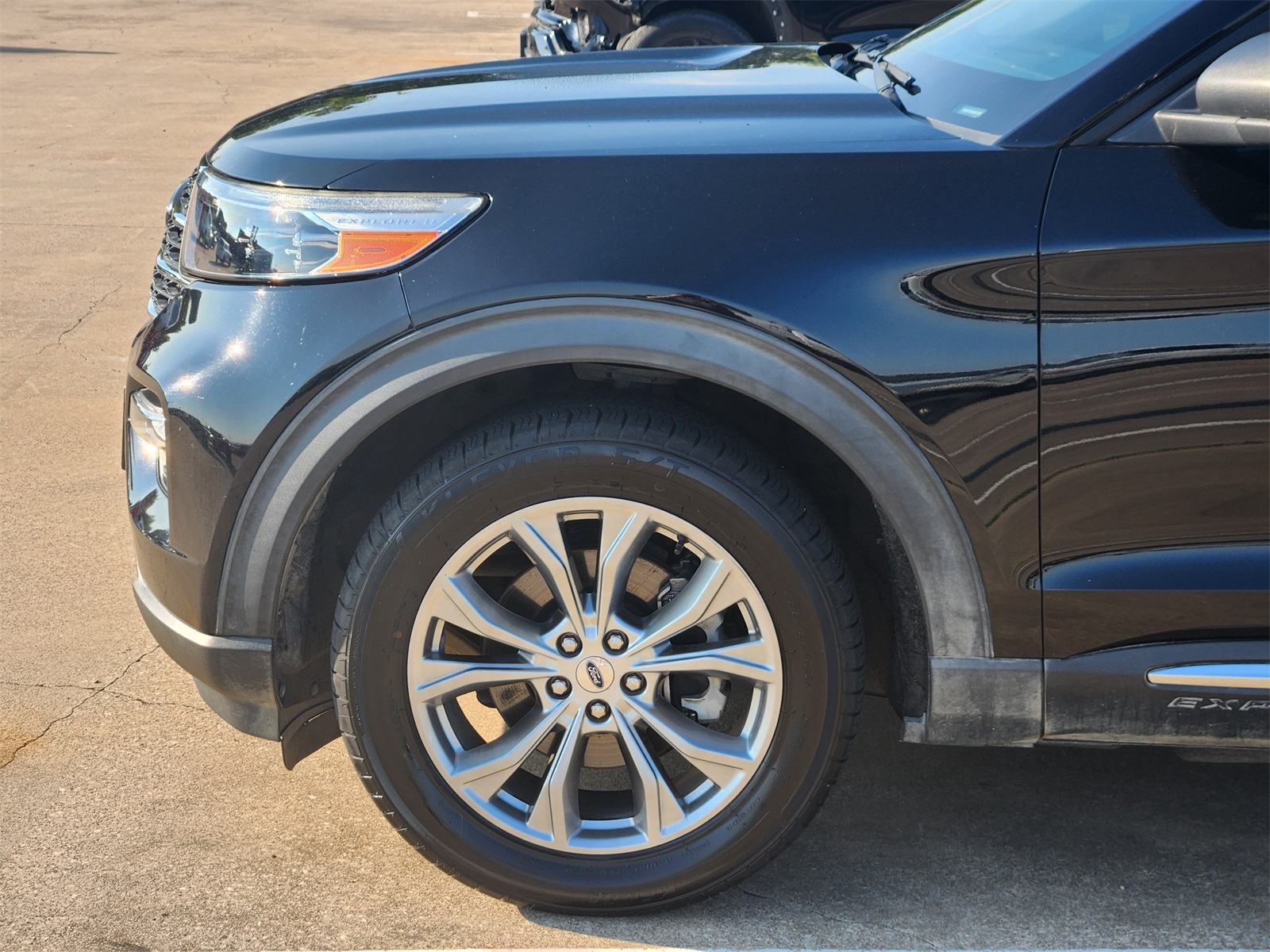 2022 Ford Explorer XLT photo 8
