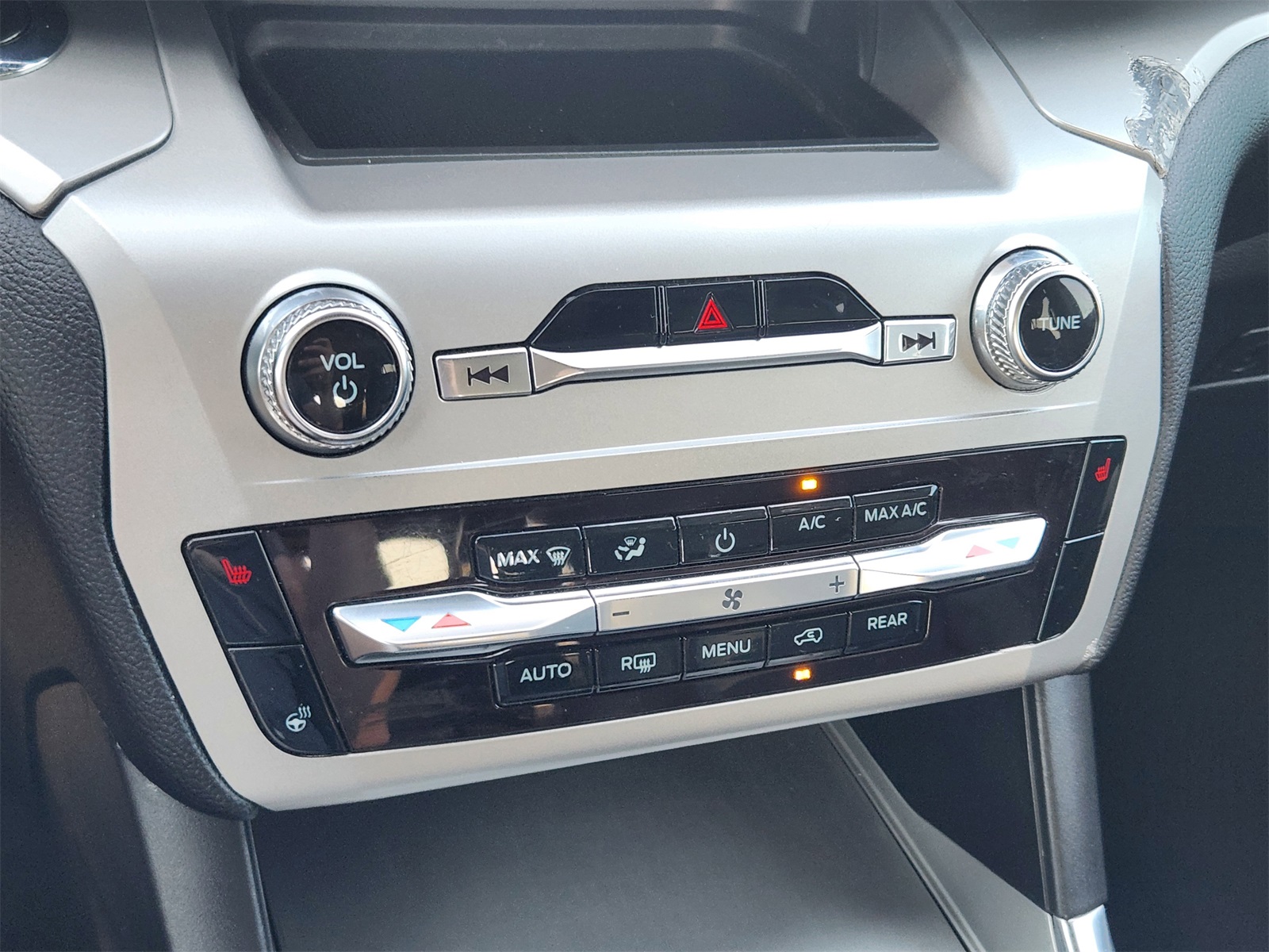 2022 Ford Explorer XLT photo 17