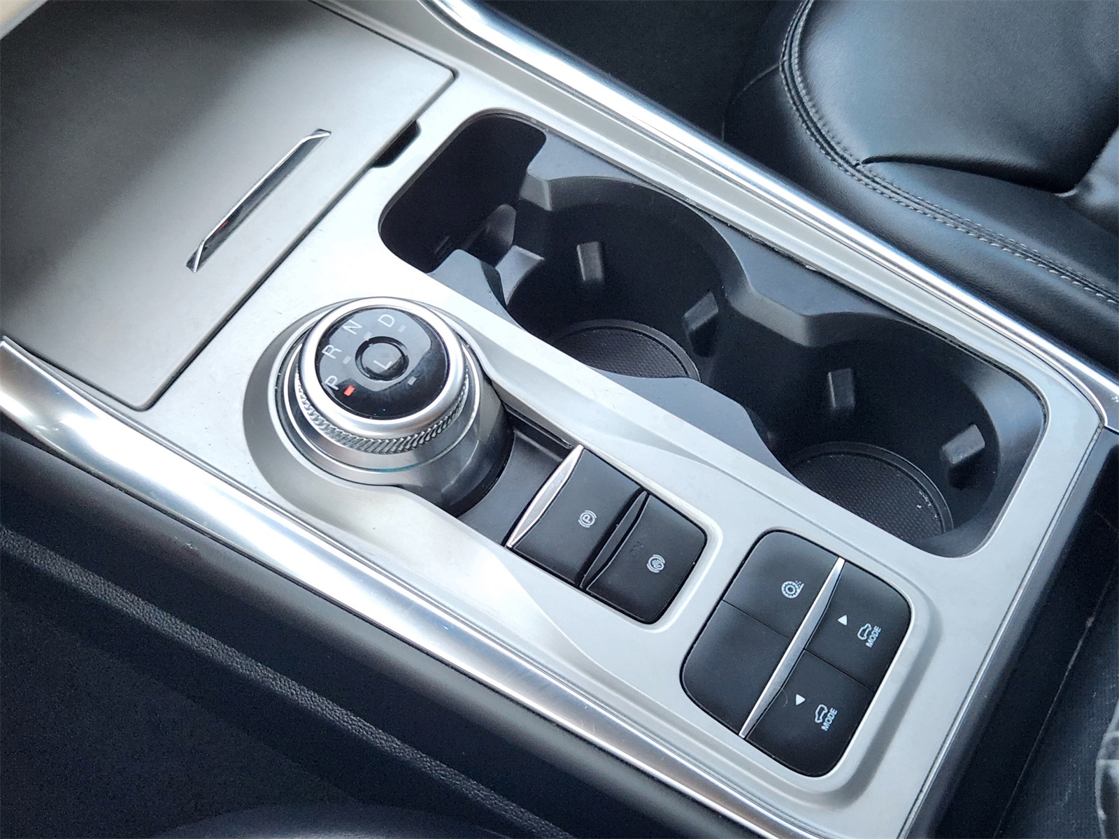 2022 Ford Explorer XLT photo 18