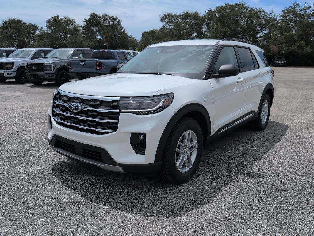 2025 Ford Explorer photo 4