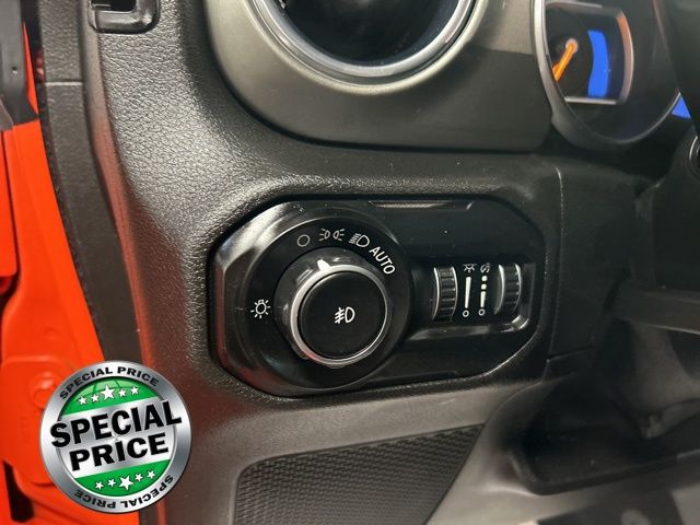 2020 Jeep Wrangler Unlimited Sahara photo 12