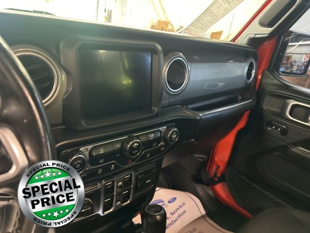 2020 Jeep Wrangler Unlimited Sahara photo 14