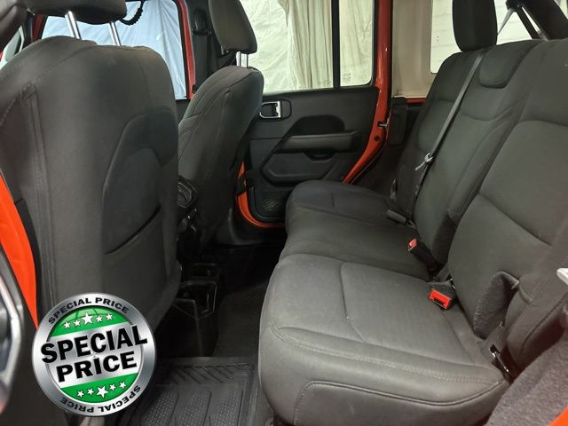 2020 Jeep Wrangler Unlimited Sahara photo 16
