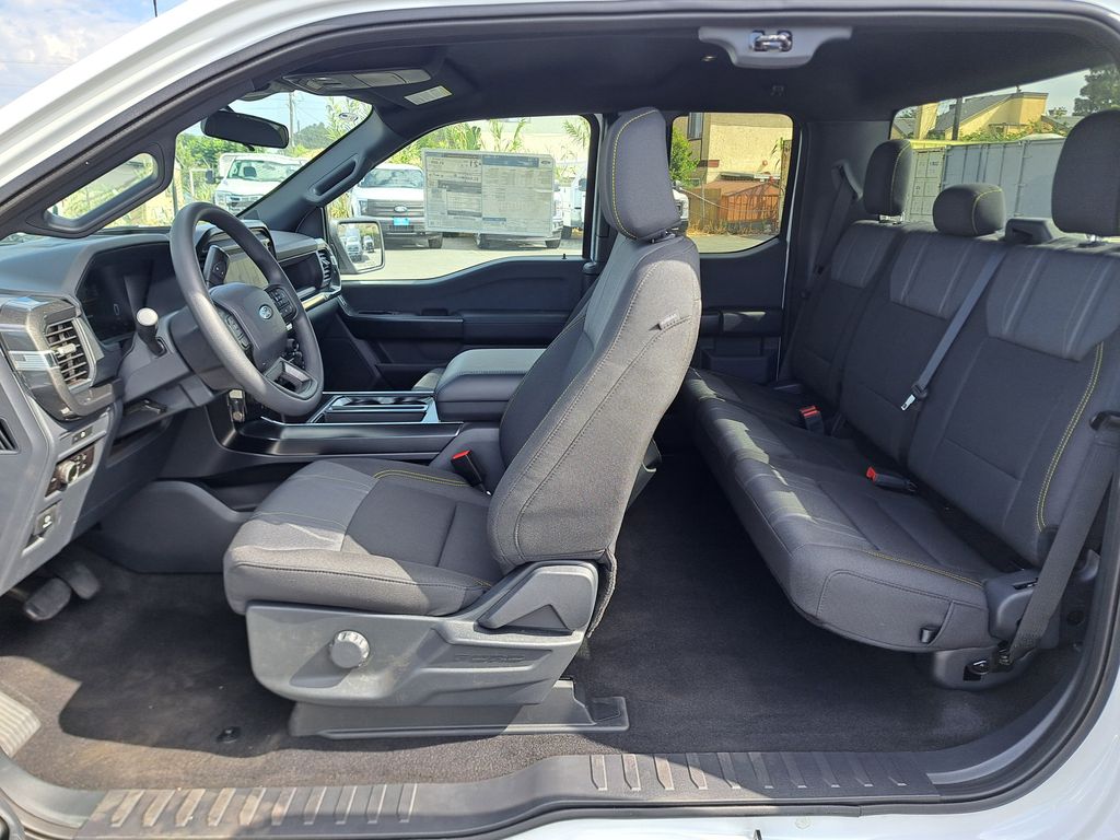 2025 Ford F-150 STX photo 9