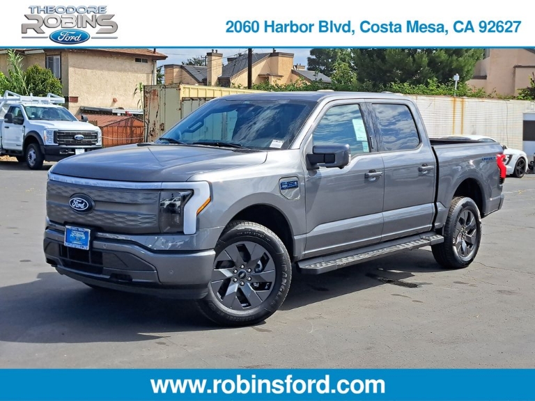 2025 Ford F-150 Lightning LARIAT