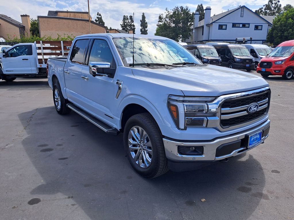 2025 Ford F-150 Lariat photo 3