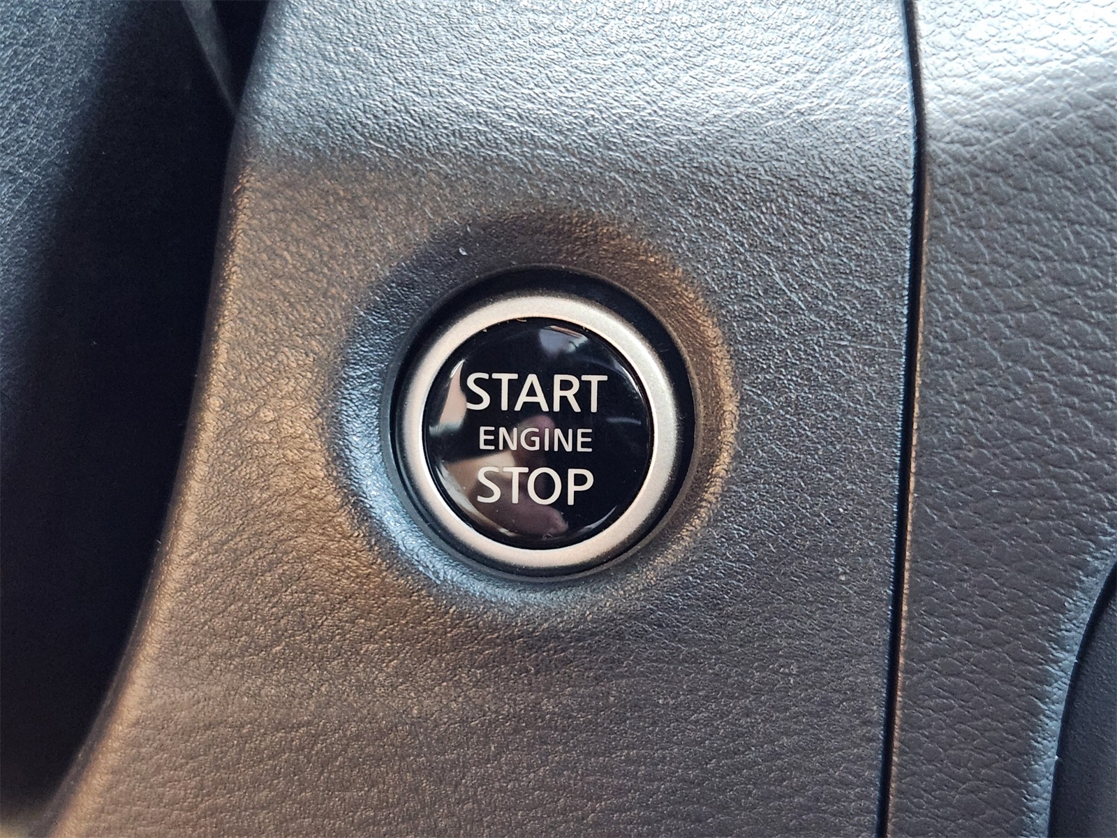 2023 Nissan Frontier PRO-4X photo 18