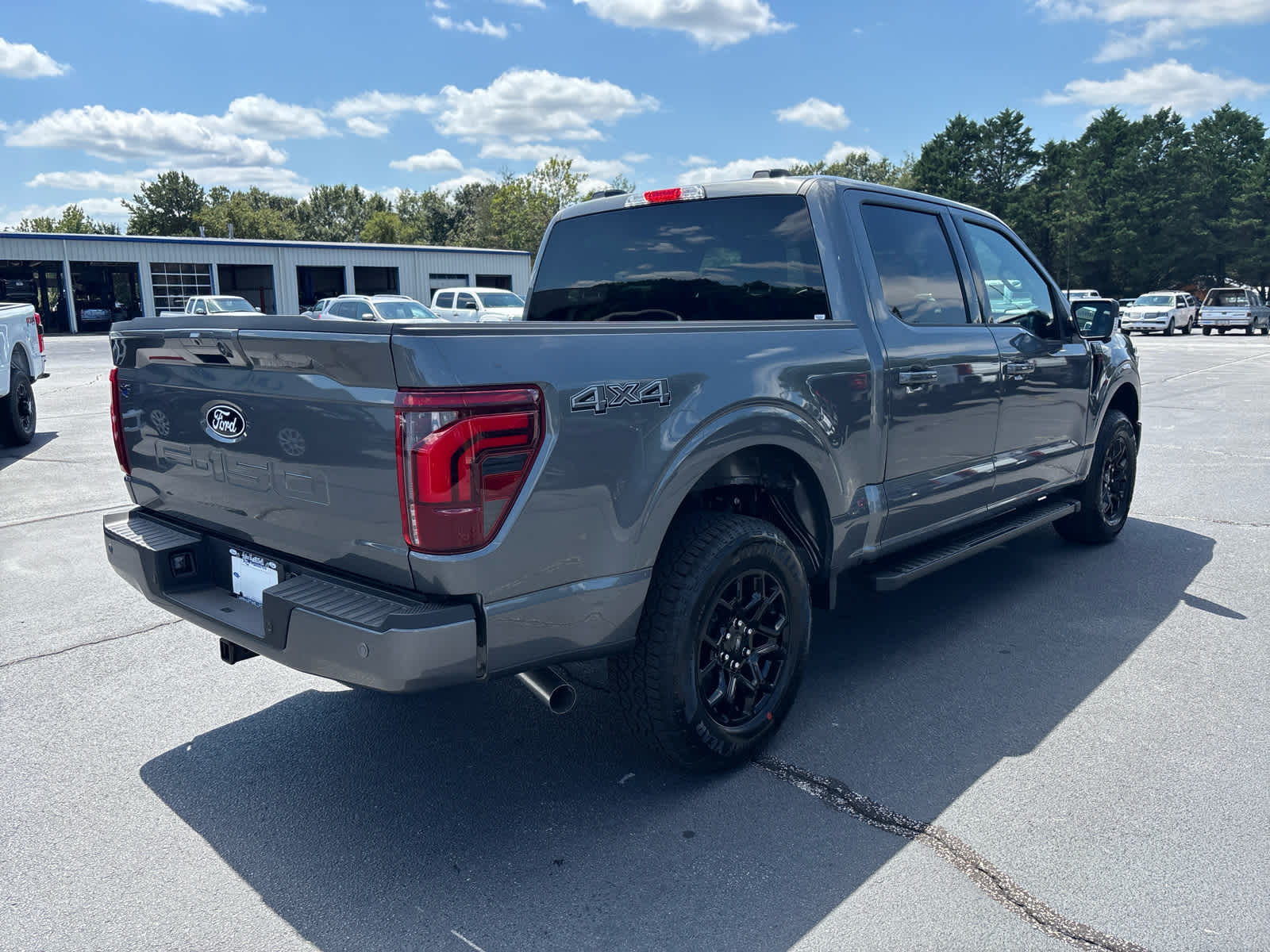 2025 Ford F-150 Lariat photo 2