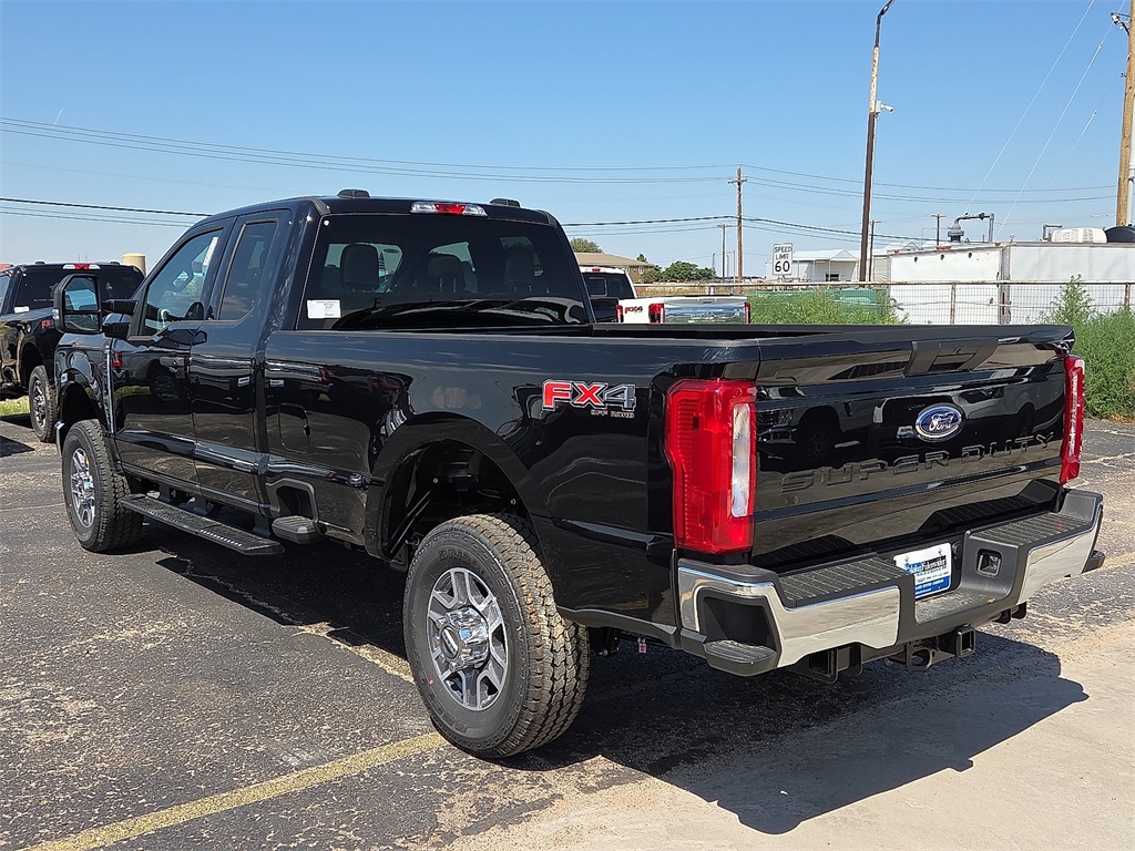 2025 Ford F-250 photo 3