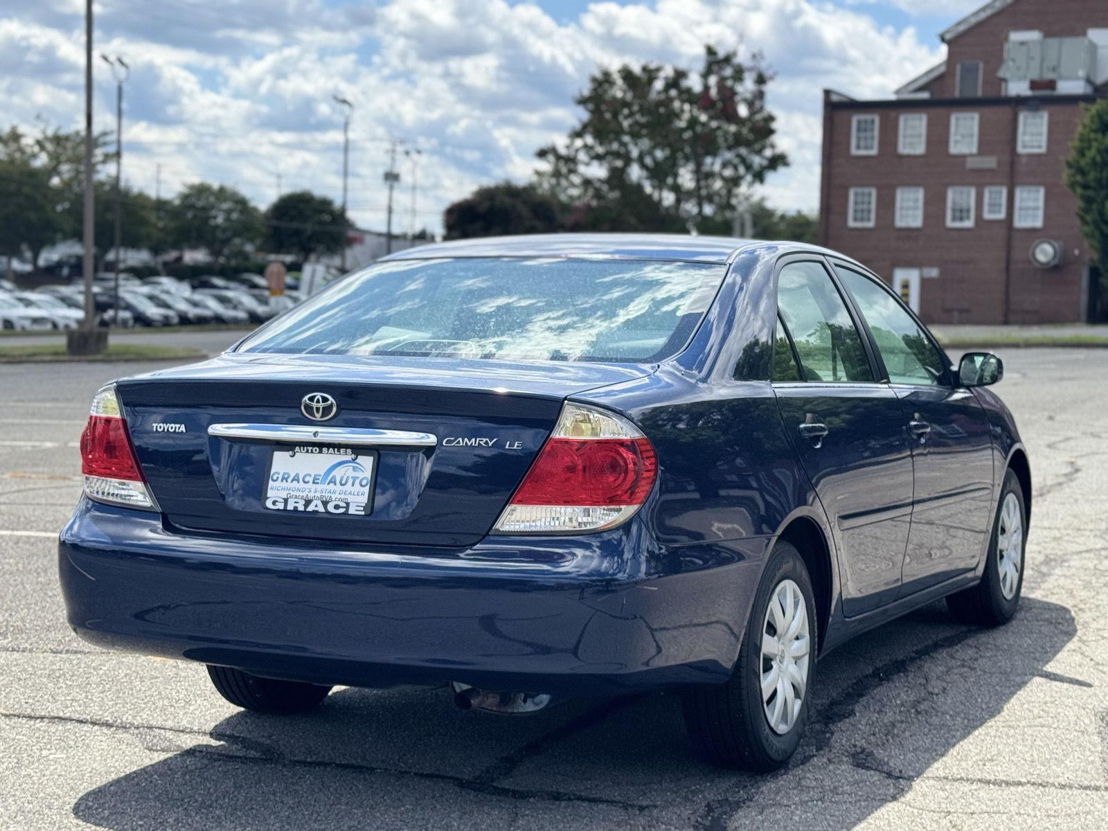 2005 Toyota Camry LE photo 3