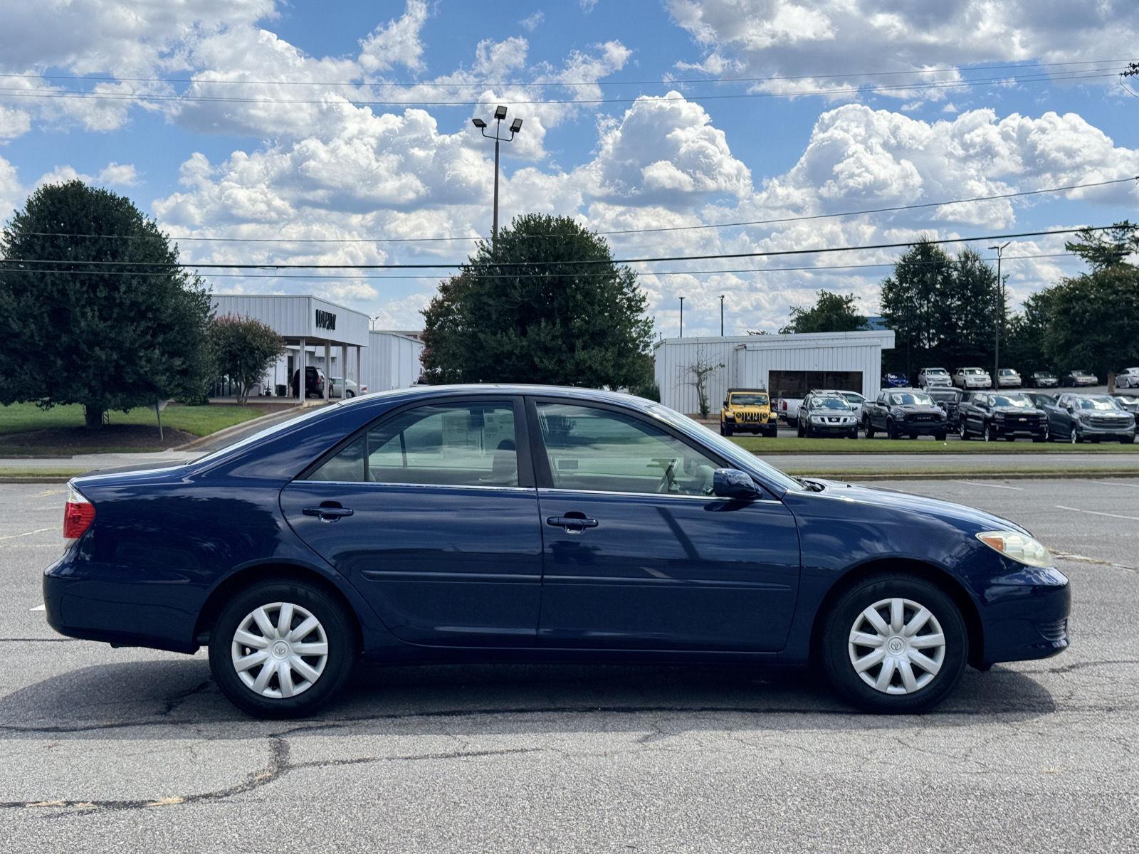 2005 Toyota Camry LE photo 4