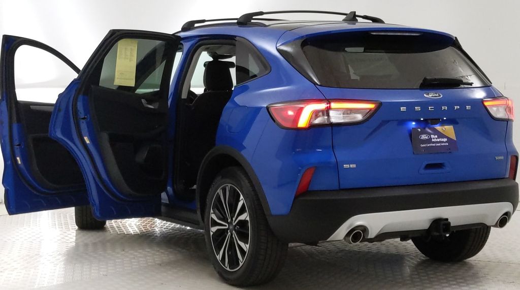 2021 Ford Escape SE Hybrid photo 9