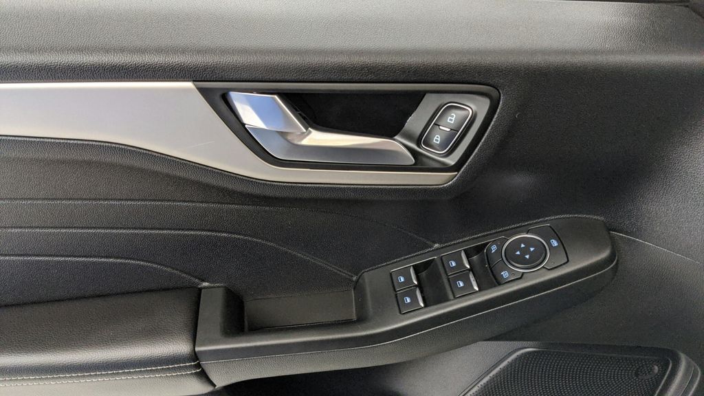 2021 Ford Escape SE Hybrid photo 29