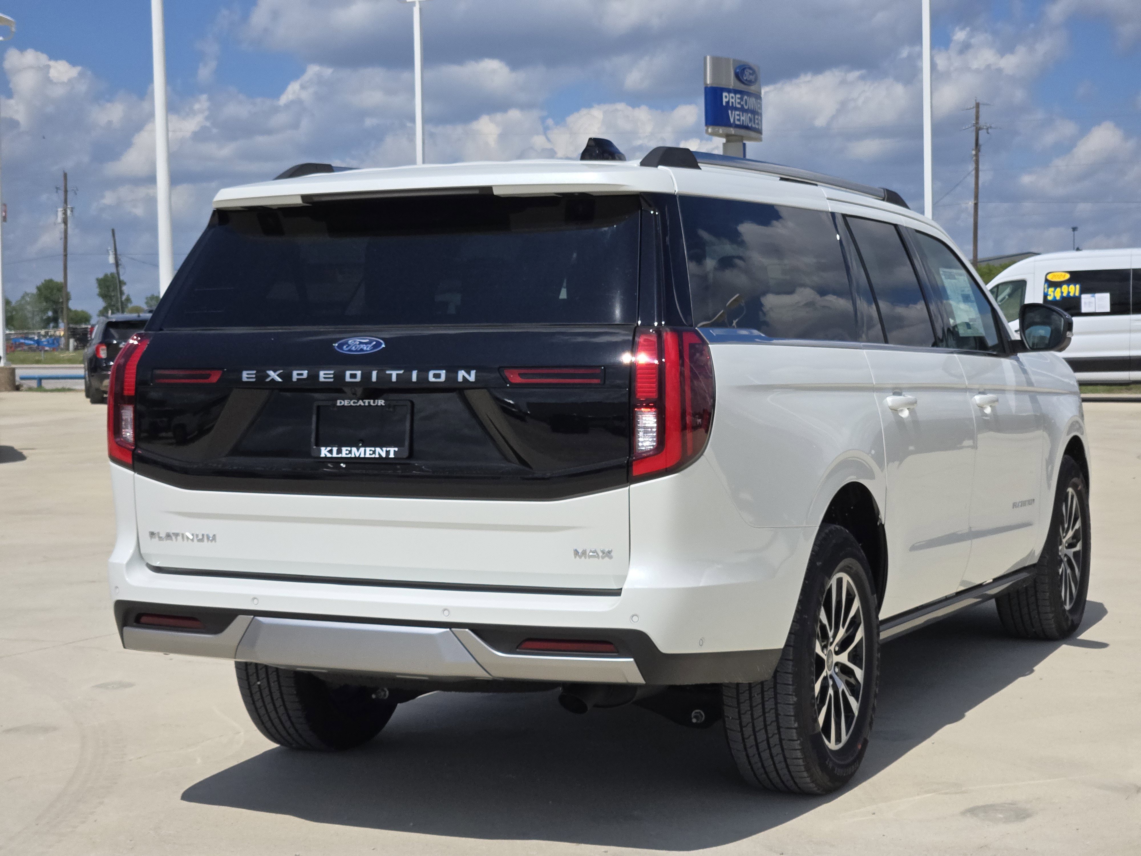 2025 Ford Expedition MAX Platinum photo 2