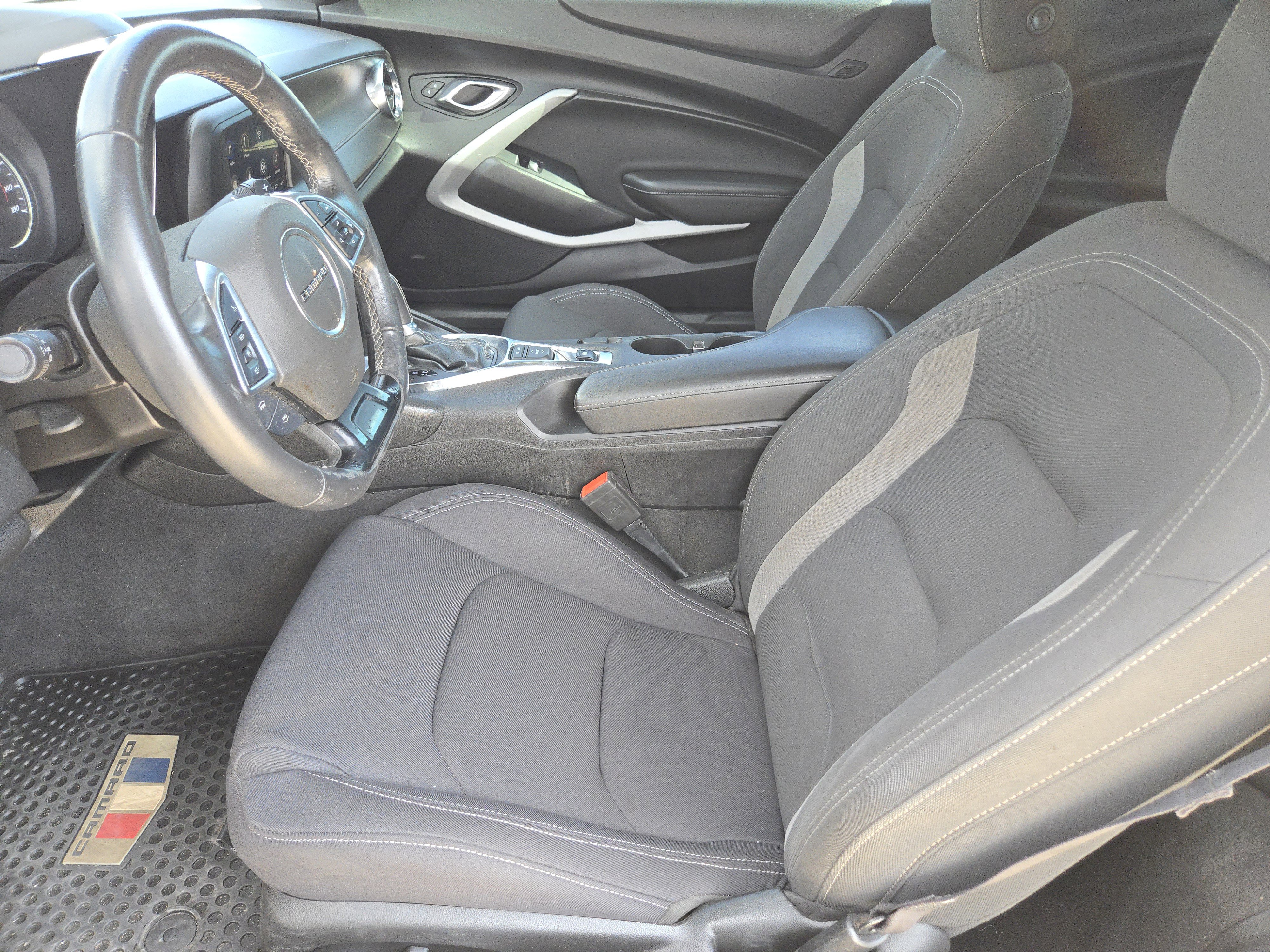 2021 Chevrolet Camaro 1LT photo 12