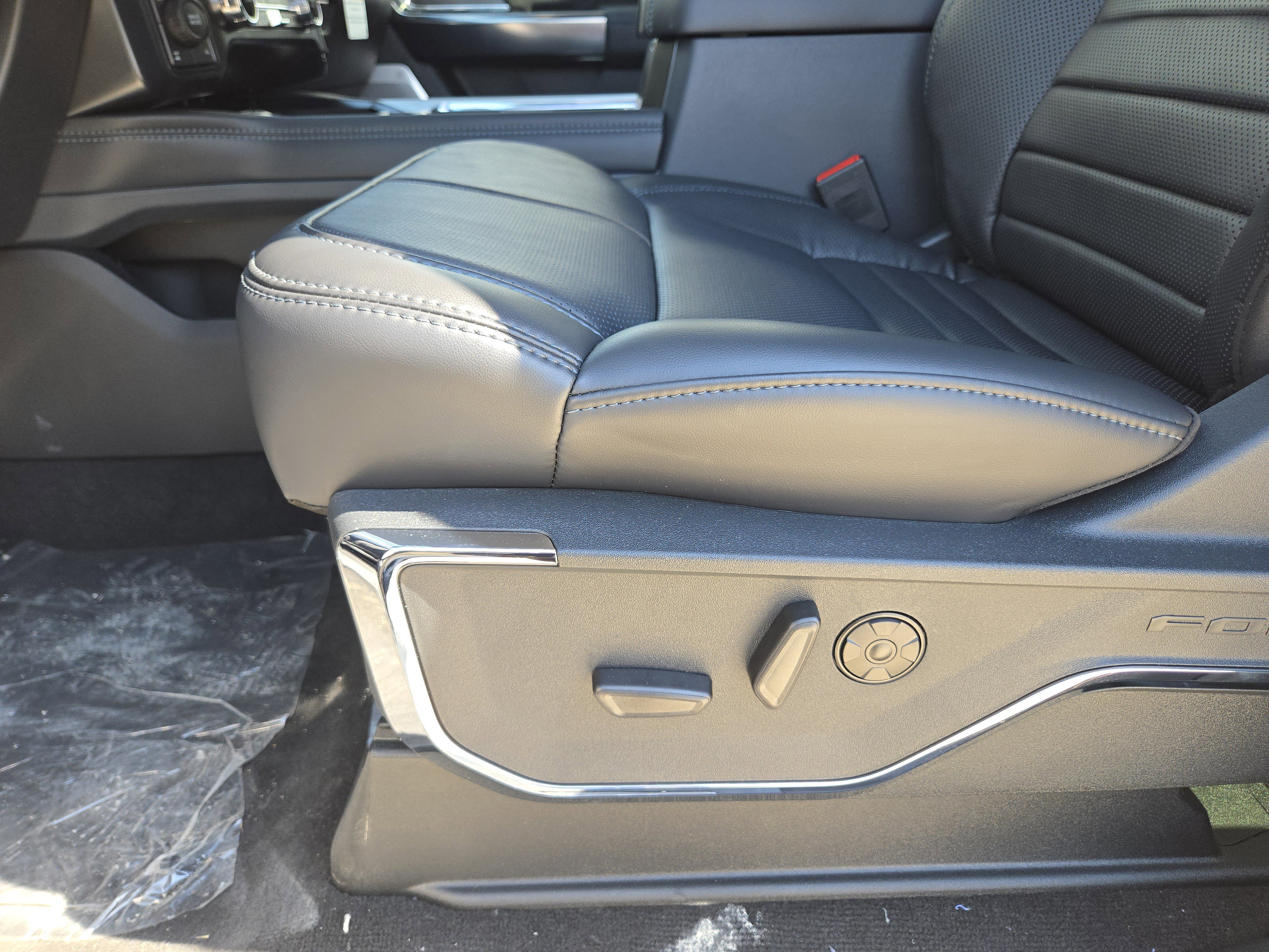 2026 Ford F-250 Platinum photo 15