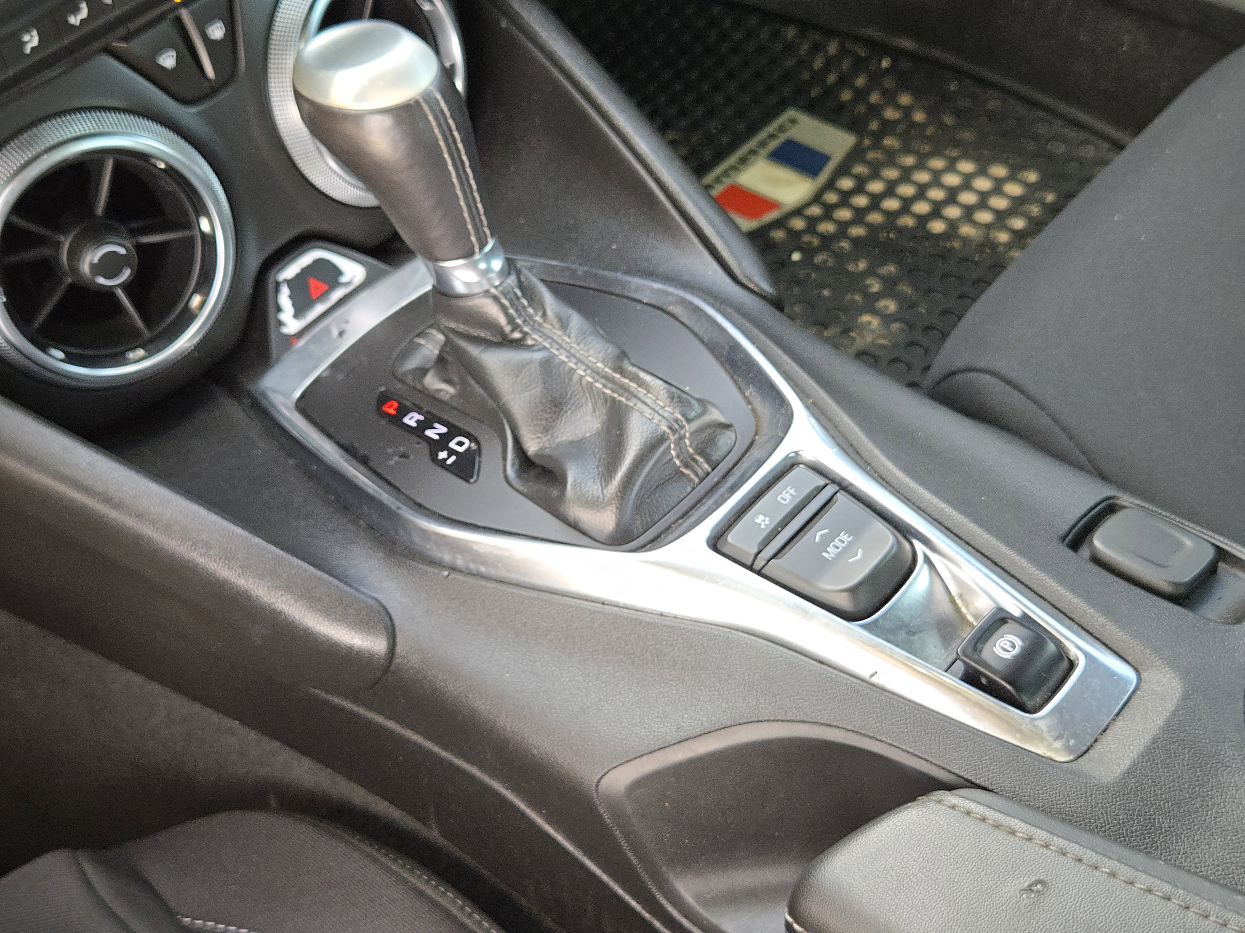 2021 Chevrolet Camaro 1LT photo 19